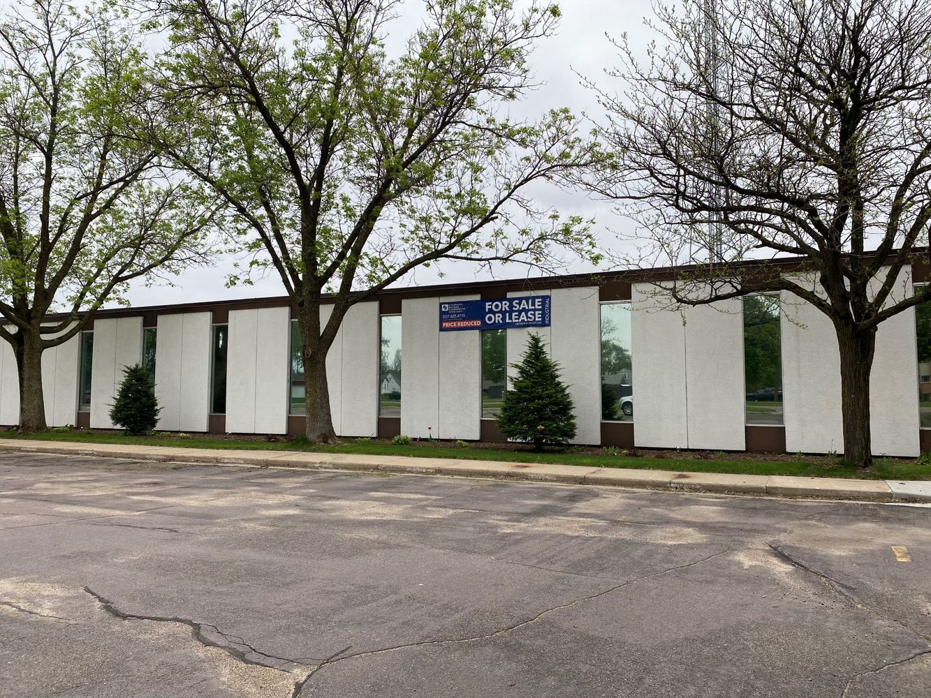Waseca Office/Industrial - 299 Johnson Ave. - Lease: 299 Johnson Ave SW, Waseca, MN 56093